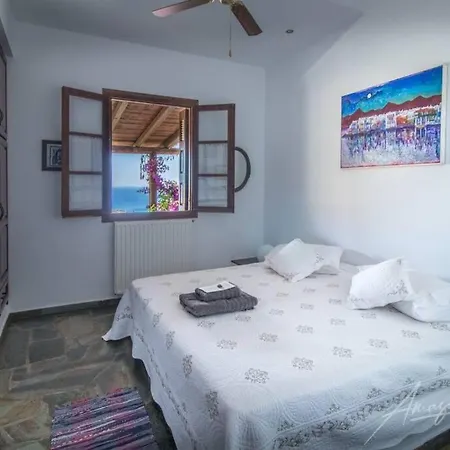 Kasteli - Secret Beauty In The Mountains 카리스토스